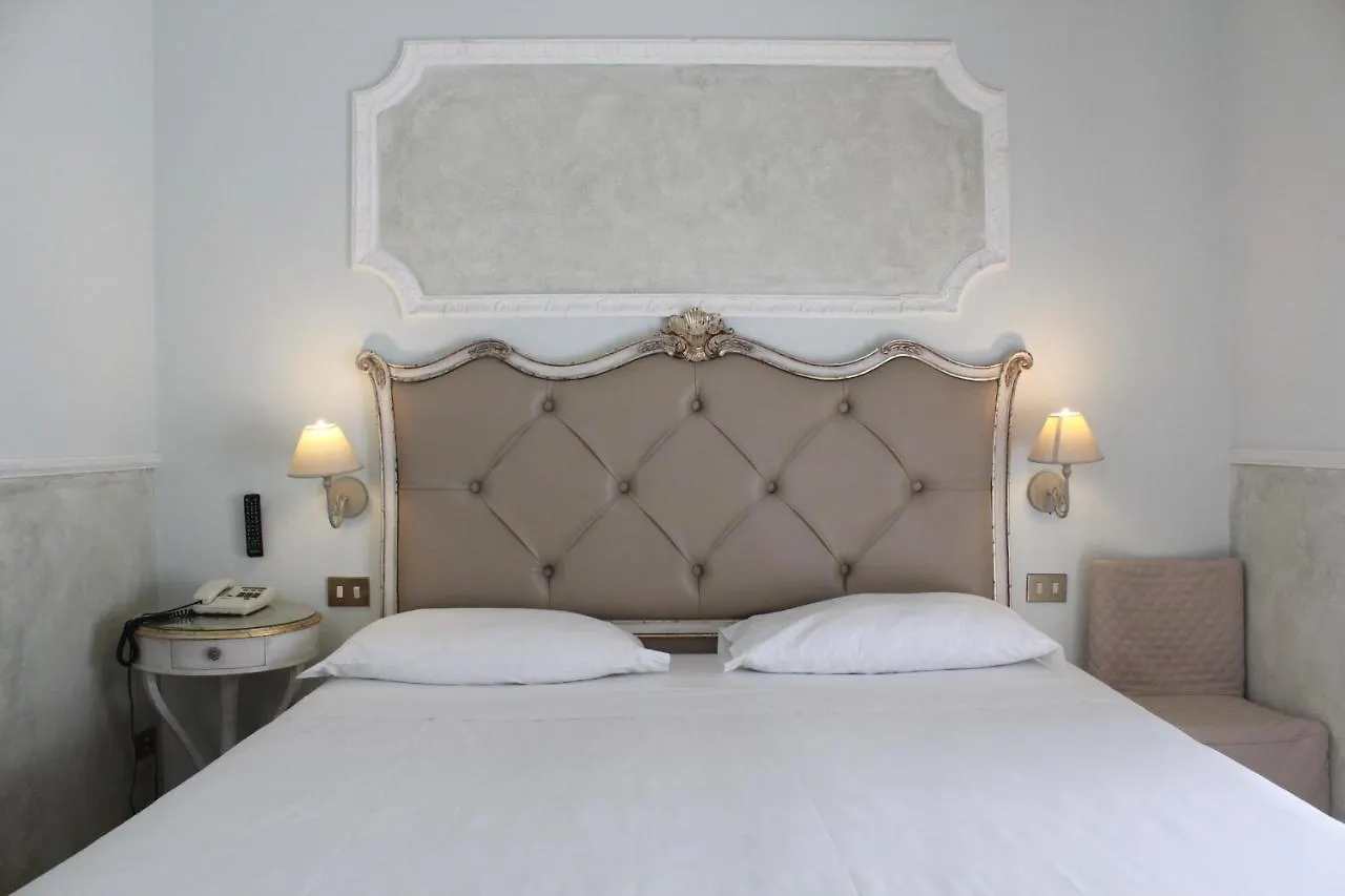 Hotel Tahiti Виареджо