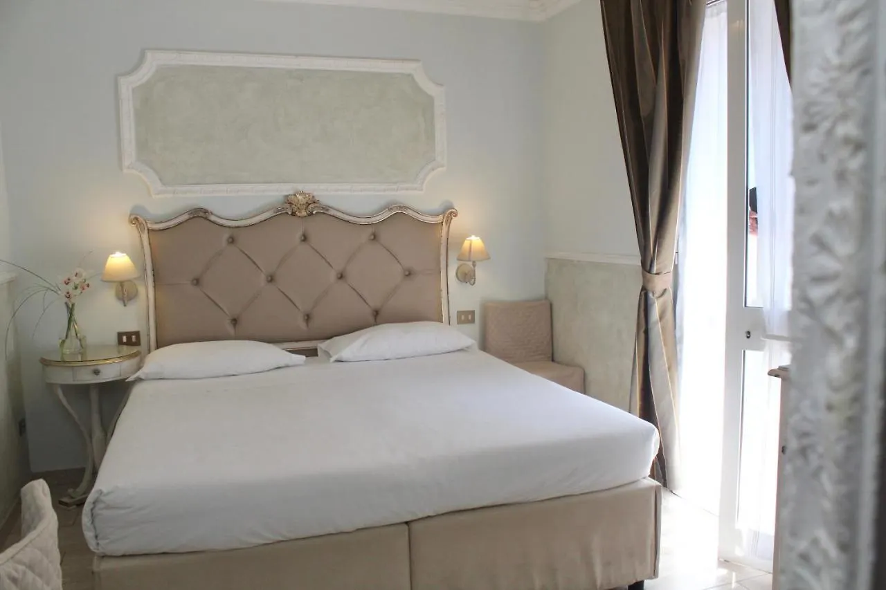 Hotel Tahiti Виареджо