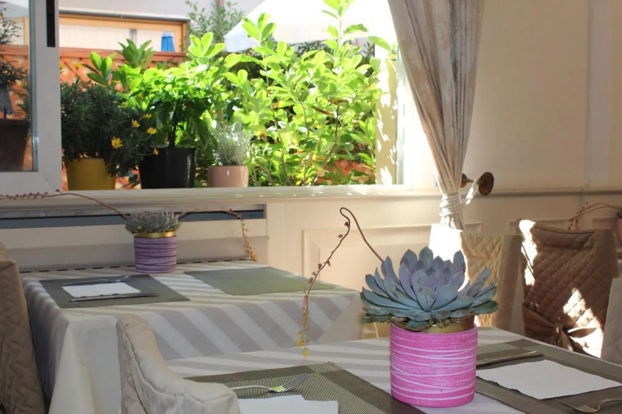 Hotel Tahiti Виареджо