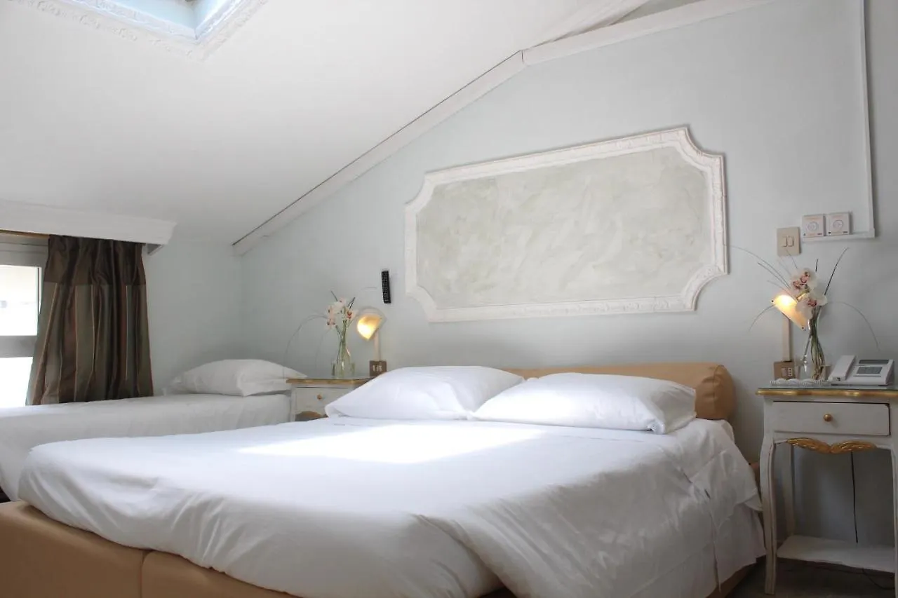 Hotel Tahiti Виареджо