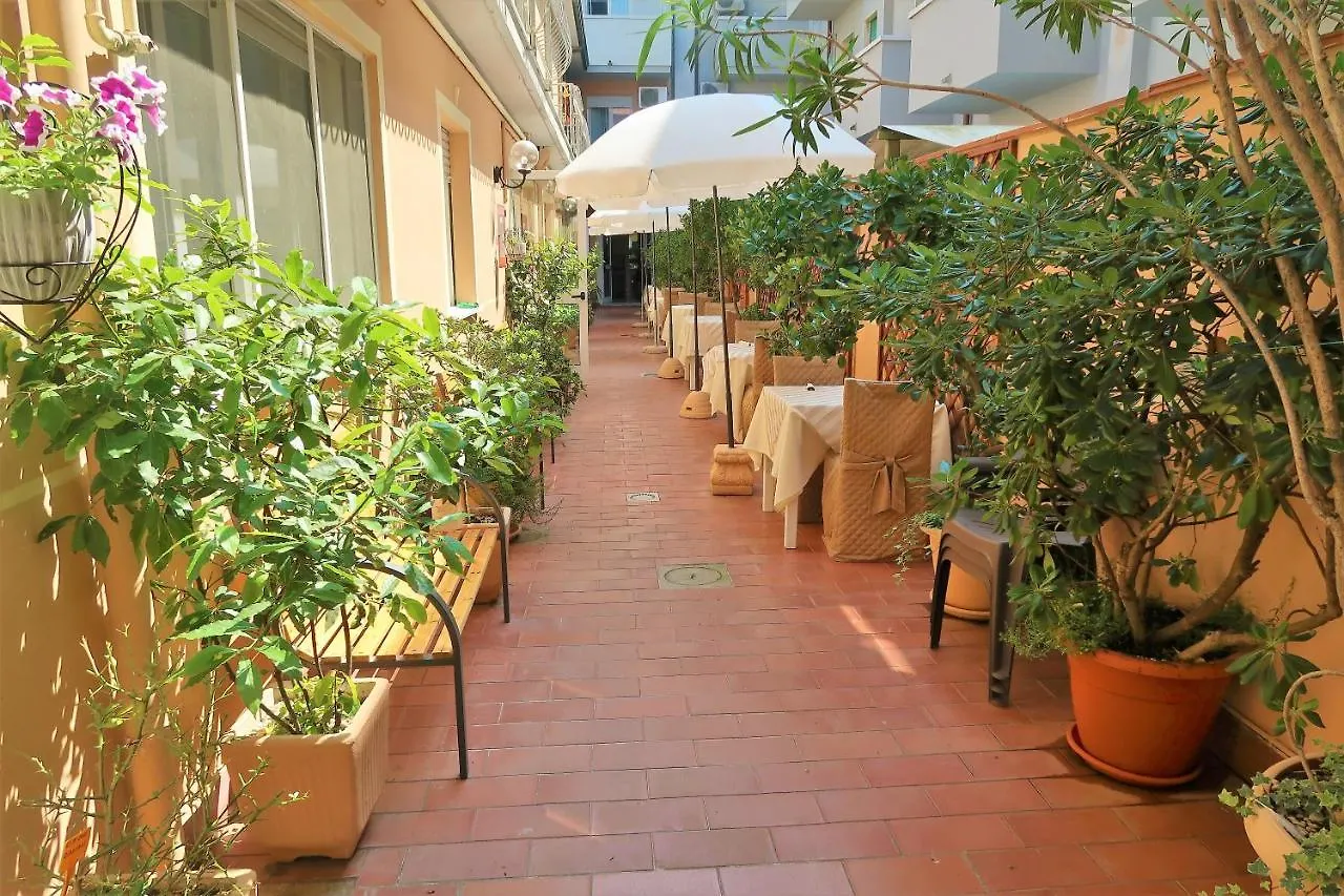 ***  Hotel Tahiti Viareggio Italy