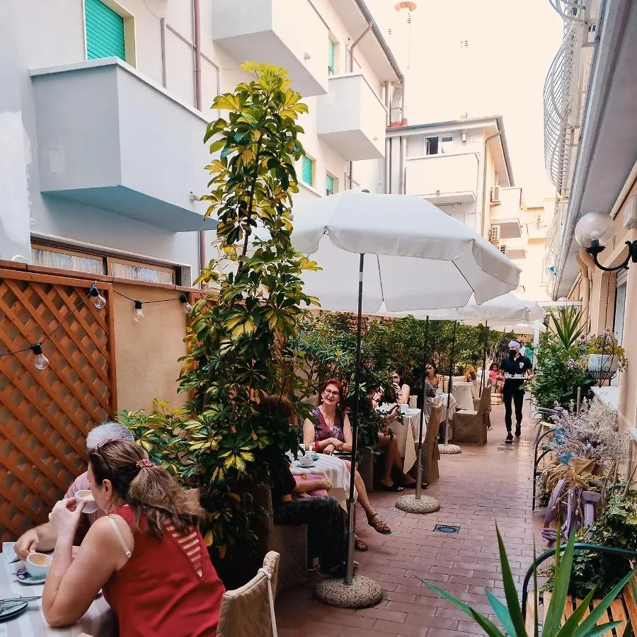 Hotel Tahiti Viareggio 3*,  Italy