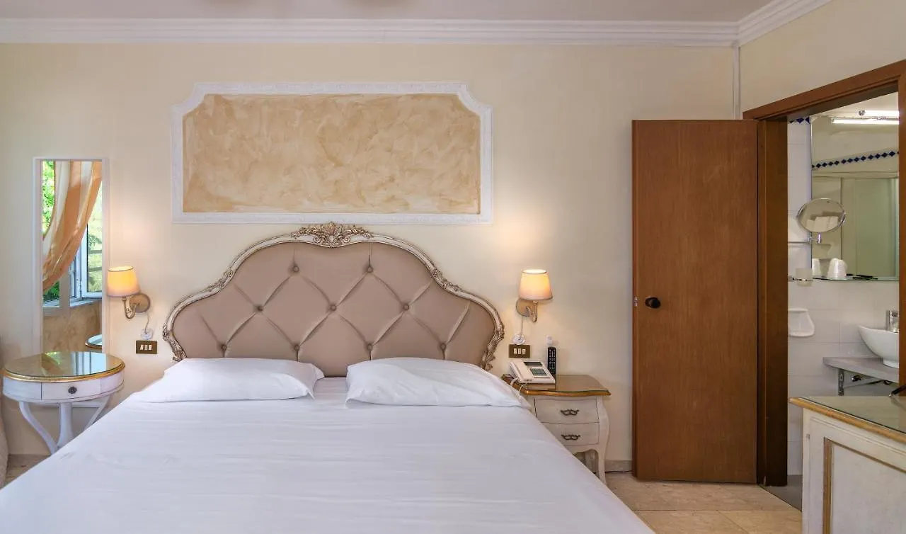 Hotel Tahiti Viareggio 3*,  Italy