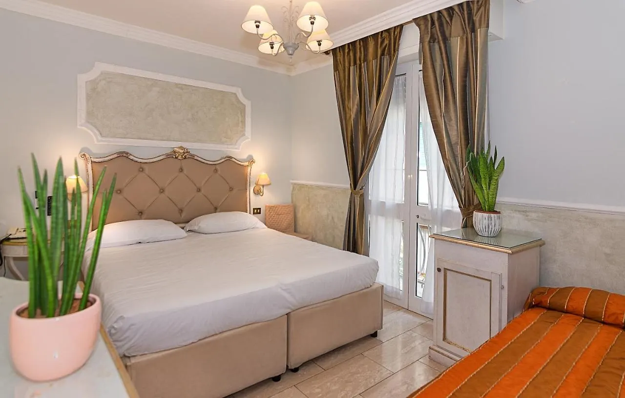 Hotel Tahiti Viareggio 3*,